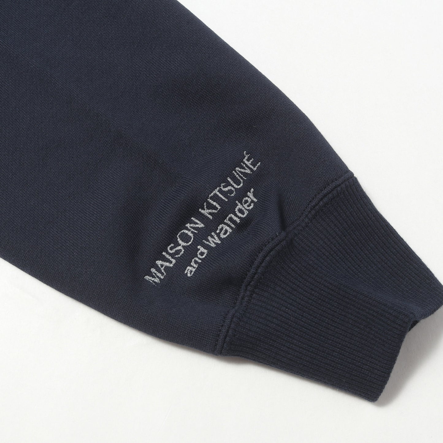 23SS × and wander グラフィック ラグラン スウェット トレーナー (DRY COTTON SWEATSHIRT)