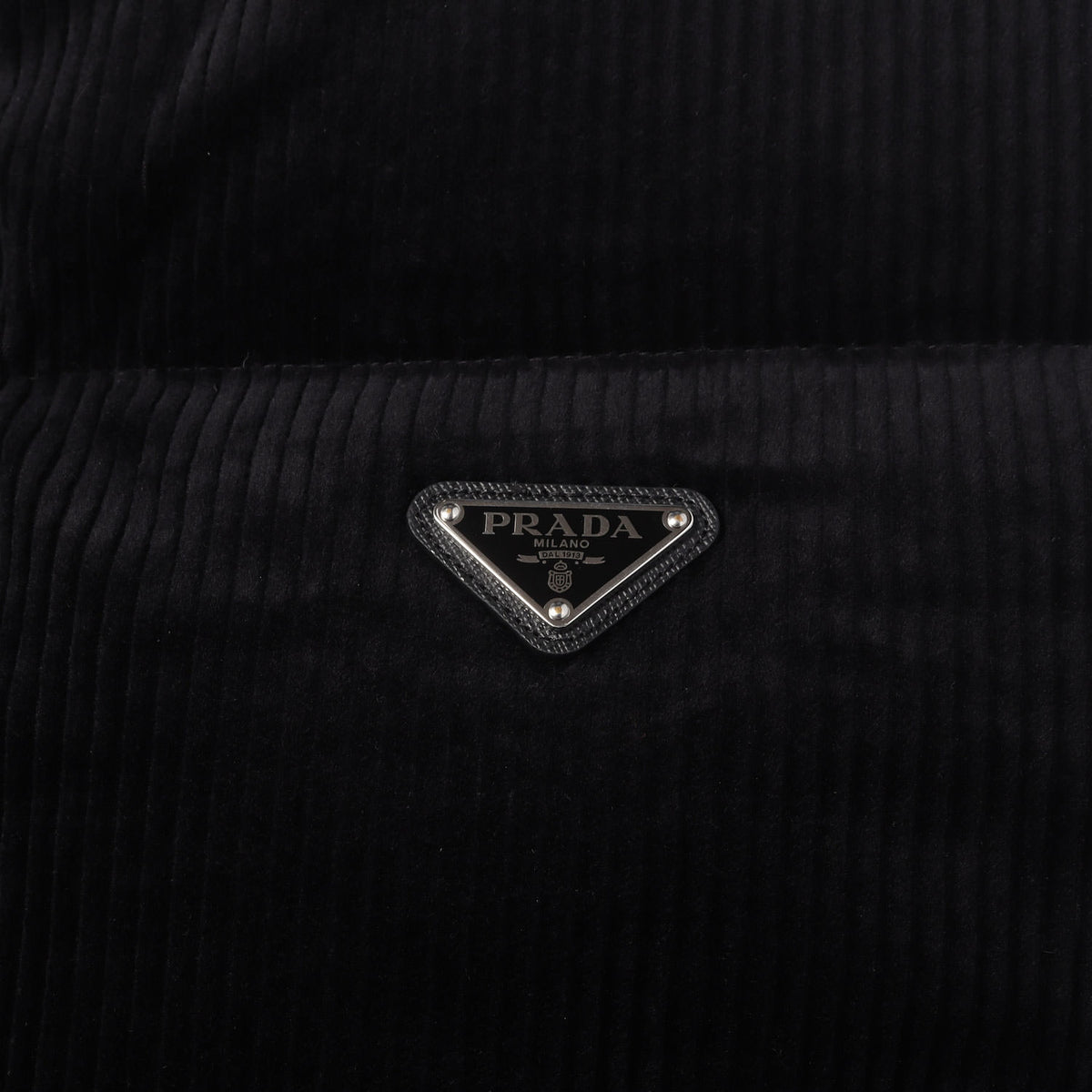 24AW トライアングルロゴ ハイネック コーデュロイ ダウンベスト (Corduroy down vest)