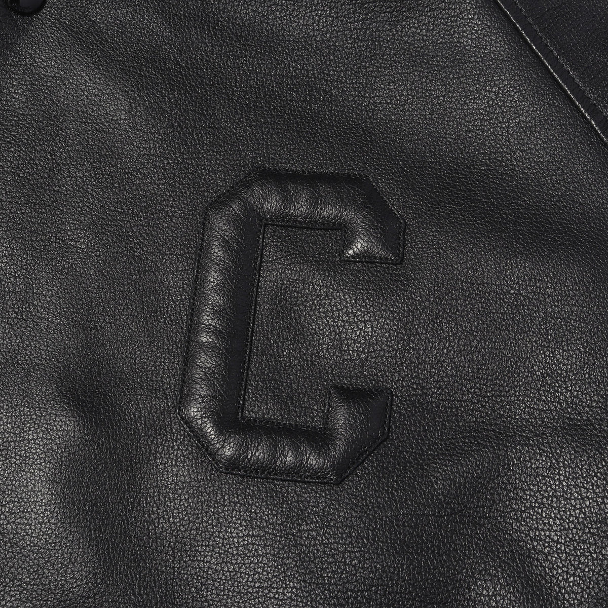 24AW エンボスロゴ ラムレザー ボンバージャケット (HOODED JACKET IN GRAINED LAMBSKIN)