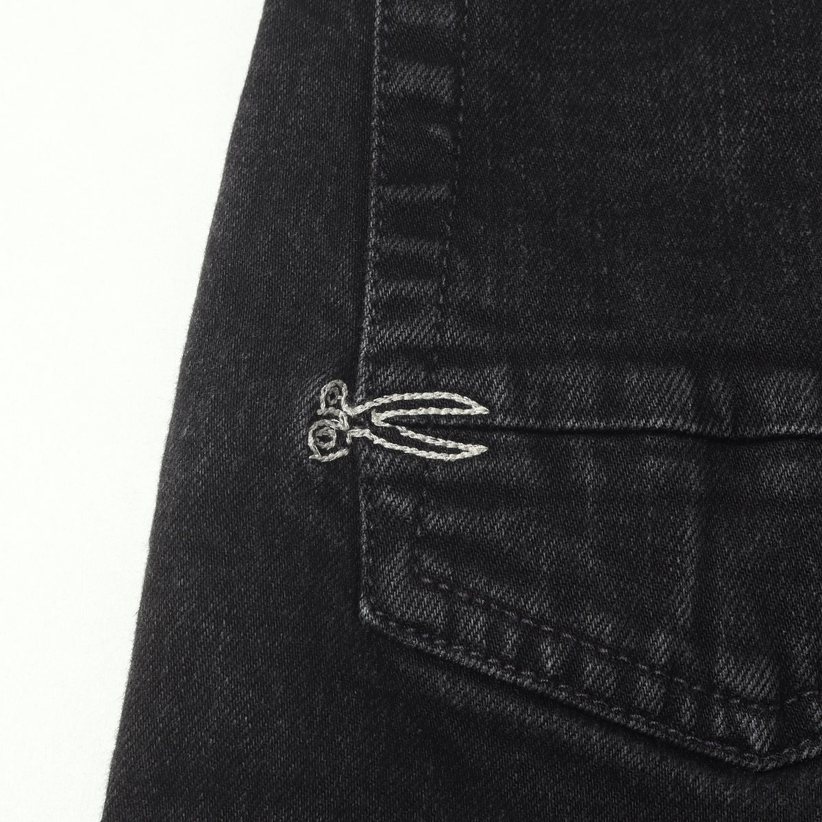 ヴィンテージ加工 スリム テーパード ブラックデニム パンツ (RAZOR SLIM FIT)