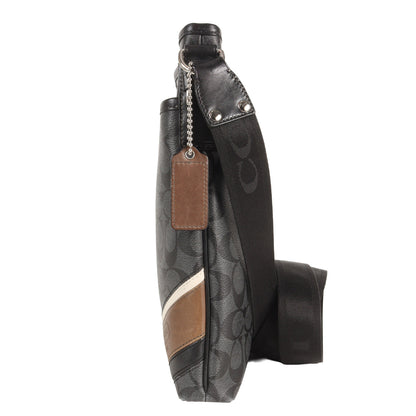 シグネチャー PVCキャンバス ショルダーバッグ (Mini Signature Heritage Stripe Map Bag)