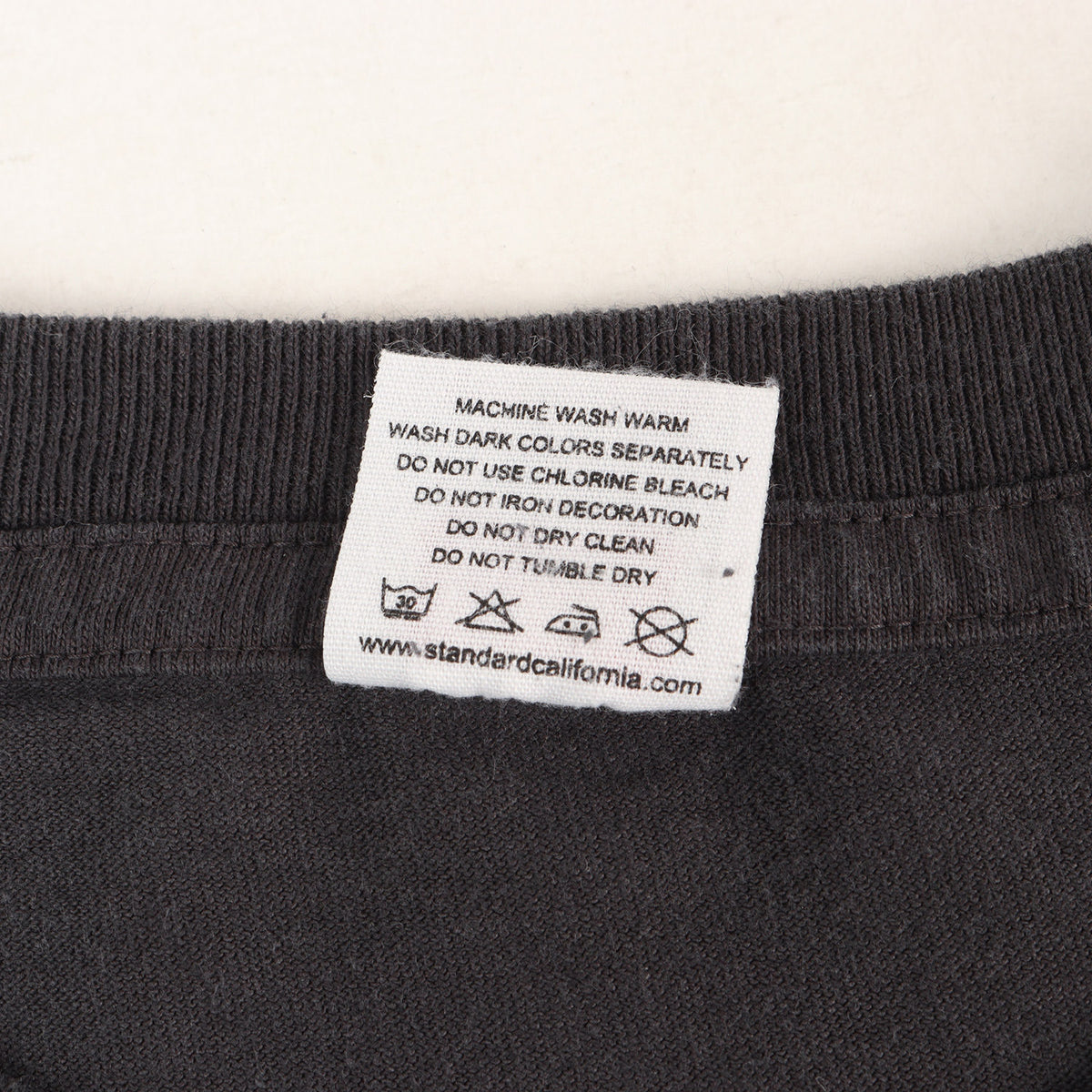 26SS グラフィックロゴ ロングスリーブ Tシャツ (SD US Cotton Pocket Logo Long Sleeve T)