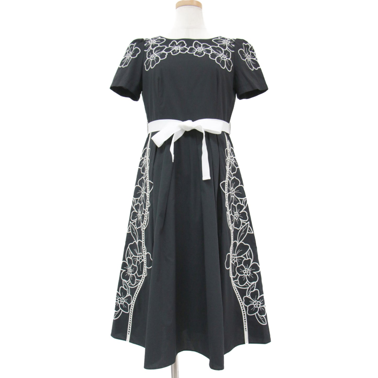 MYLAN マイラン オフホワイト スカート／パフスリーブトップス  