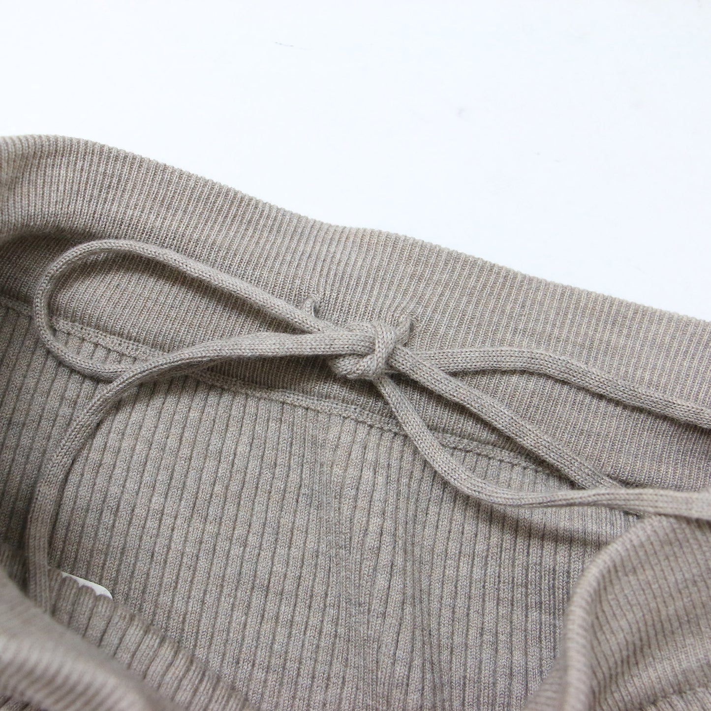 スカート ロング Iライン タイト ウエストゴム ドローストリング ニット リブ ハイゲージ ベーシック シンプル ウール ナイロン ポリウレタン 231201