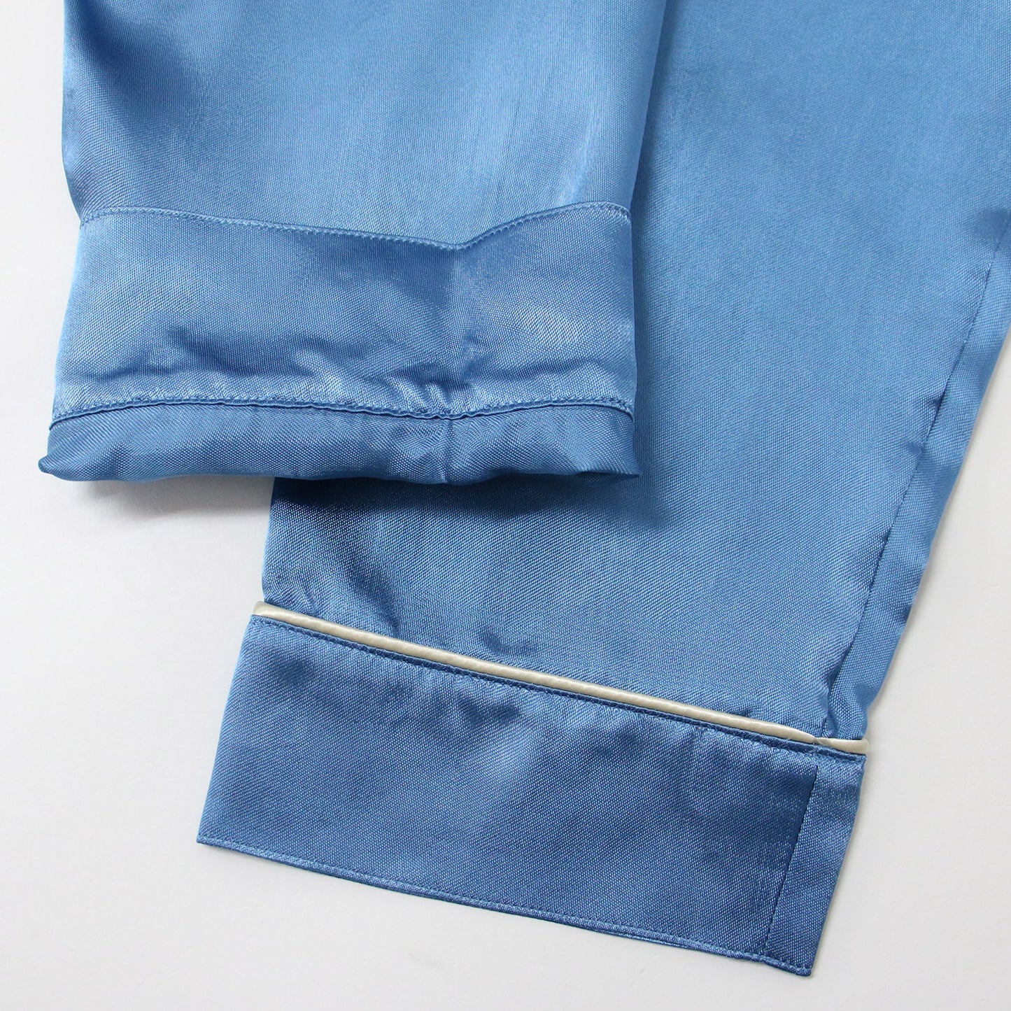 シャツ ブラウス パジャマシャツ オープンカラー ワイドスリーブ 長袖 ボタン 光沢 サテン レーヨン 24春夏 240419