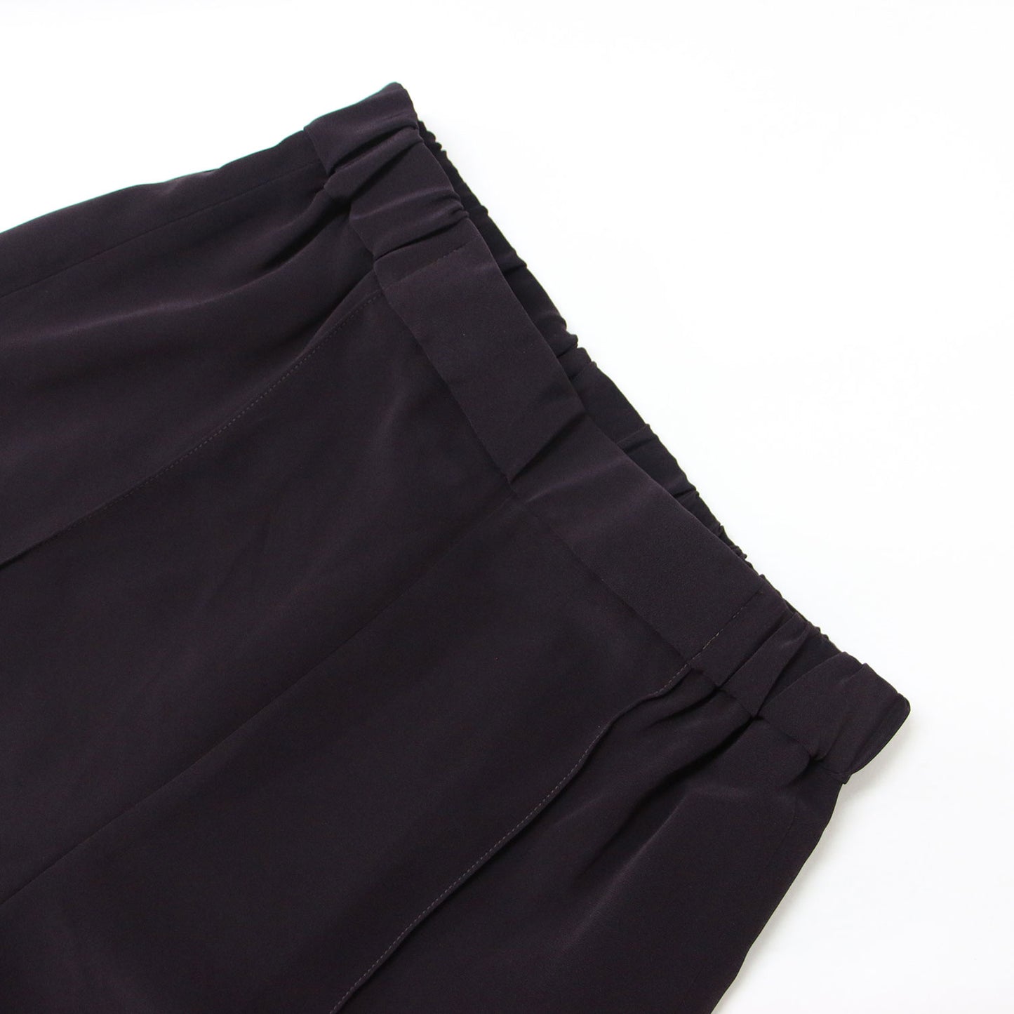 イージー フレア パンツ / サテン センタープレスステッチ サイドスリット ウエストゴム 241121