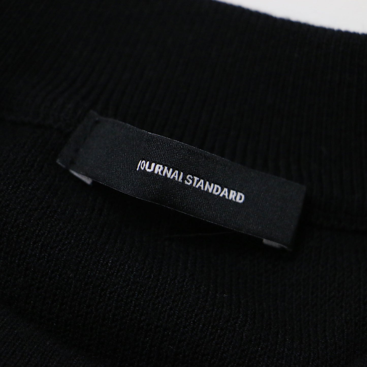 パフスリーブ プルオーバー ニット / クルーネック ボリュームスリーブ 長袖 240911