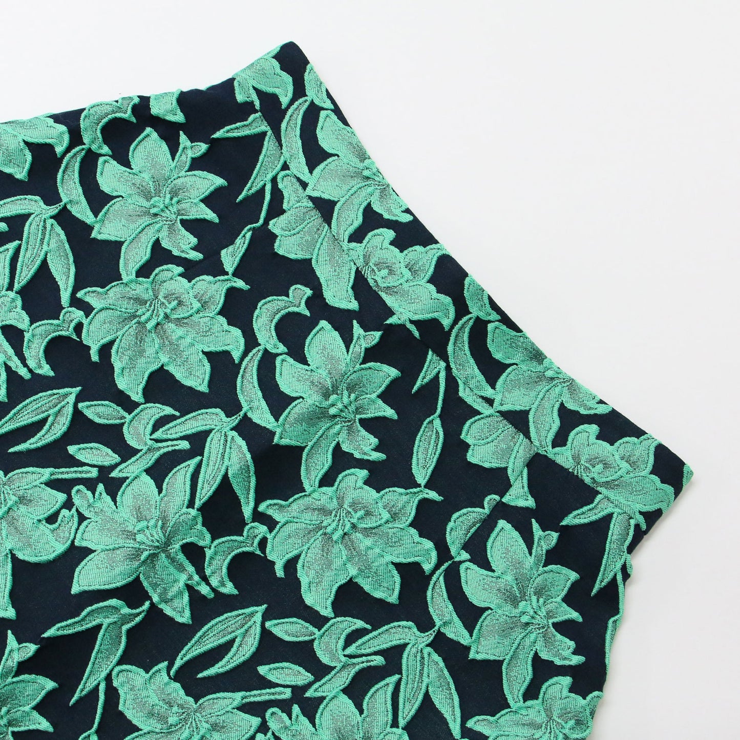 ビッグフラワー ジャガード フレア ミディ スカート / Aライン 花柄 240808