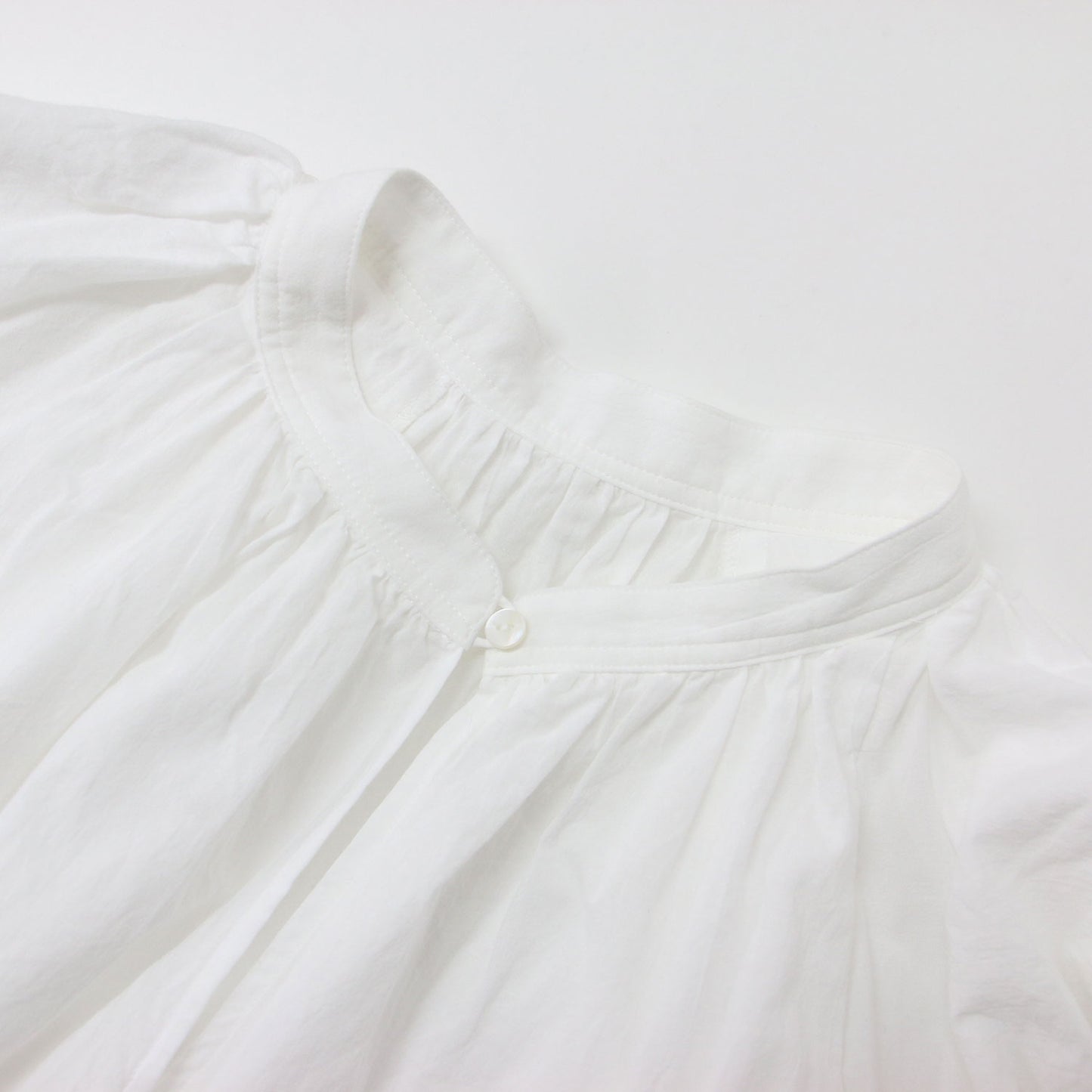 コットンローン ネックギャザー ブラウス / シャツ フレアスリーブ Aライン 240904