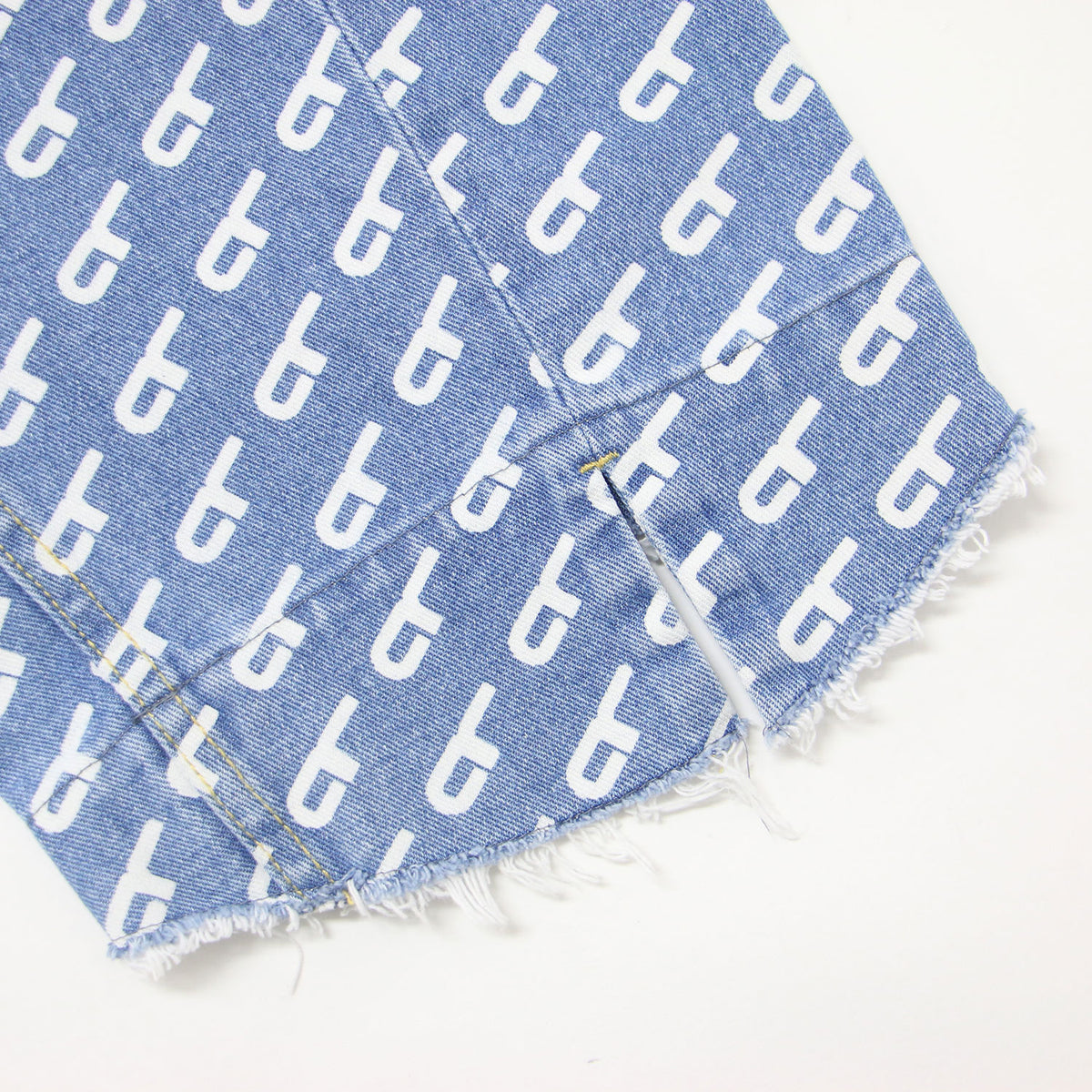 ルーズフィット アジャスト デニム / カーブシルエット ワイド ストレート ロゴ コットン