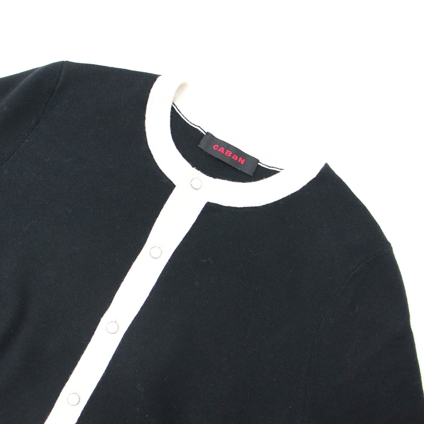 コットン カシミヤ バイカラー ハーフスリーブ カーディガン / ニット 半袖 五分袖 クルーネック パール ビーズ ロゴ