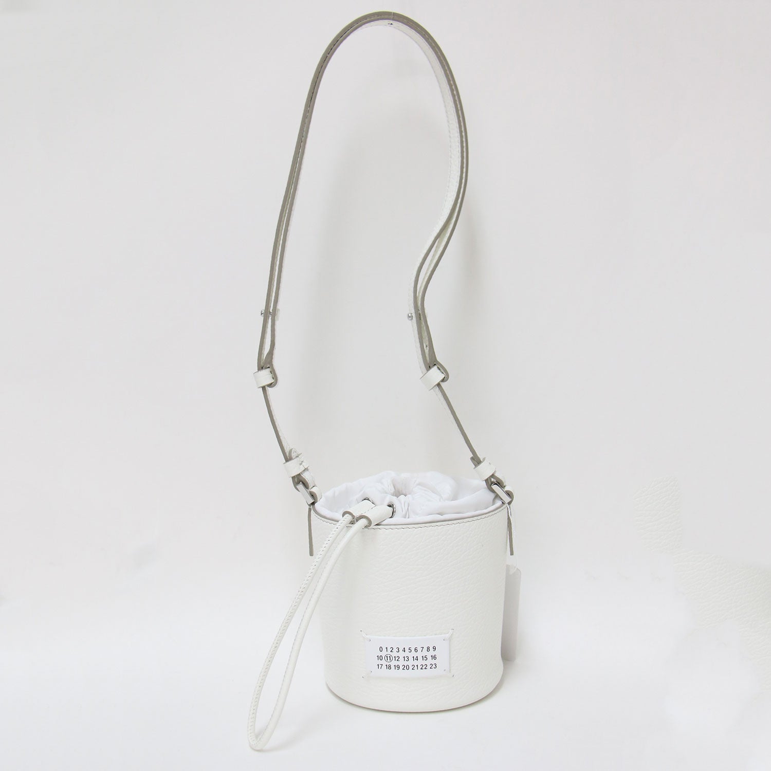 Maison Margiela (メゾン マルジェラ) 5AC マイクロ バケット バッグ 