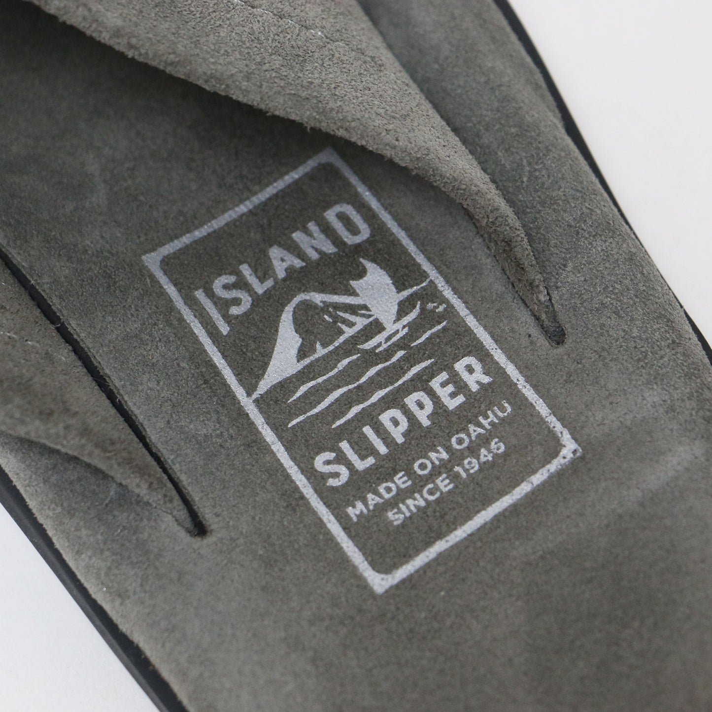 スウェード クロス ベルト サンダル / フラット ラウンドトゥ