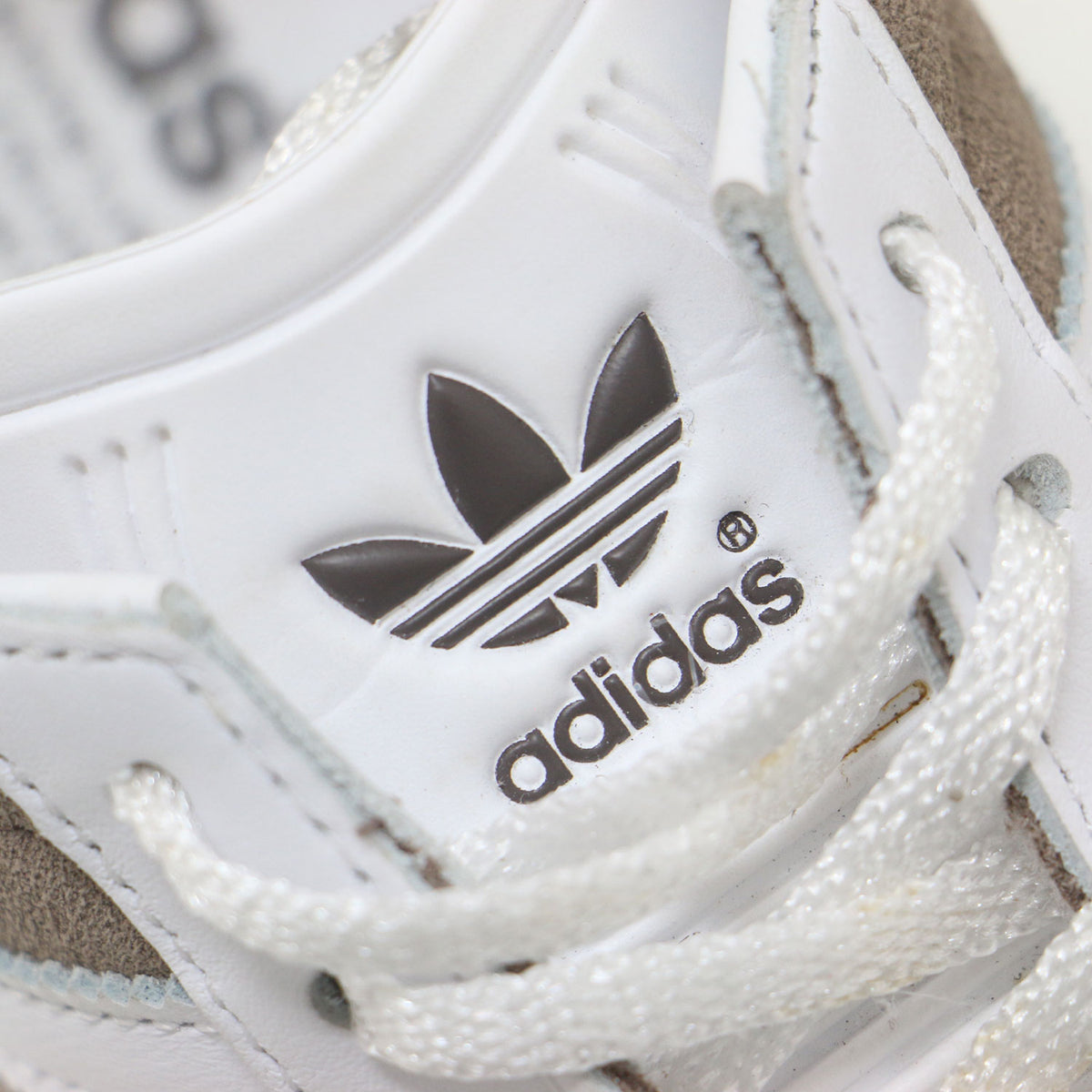 ガゼル 85 ローカット スニーカー IG6220 / スウェード レースアップ GAZELLE 85