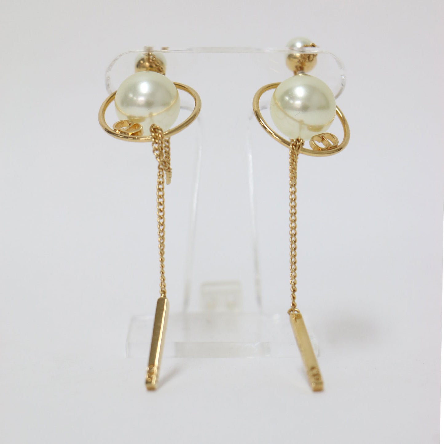 トライバルピアス フェイクパール ピアス / CD ロゴ チェーン 両耳用