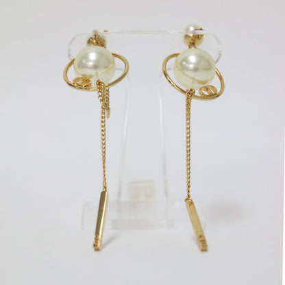 トライバルピアス フェイクパール ピアス / CD ロゴ チェーン 両耳用