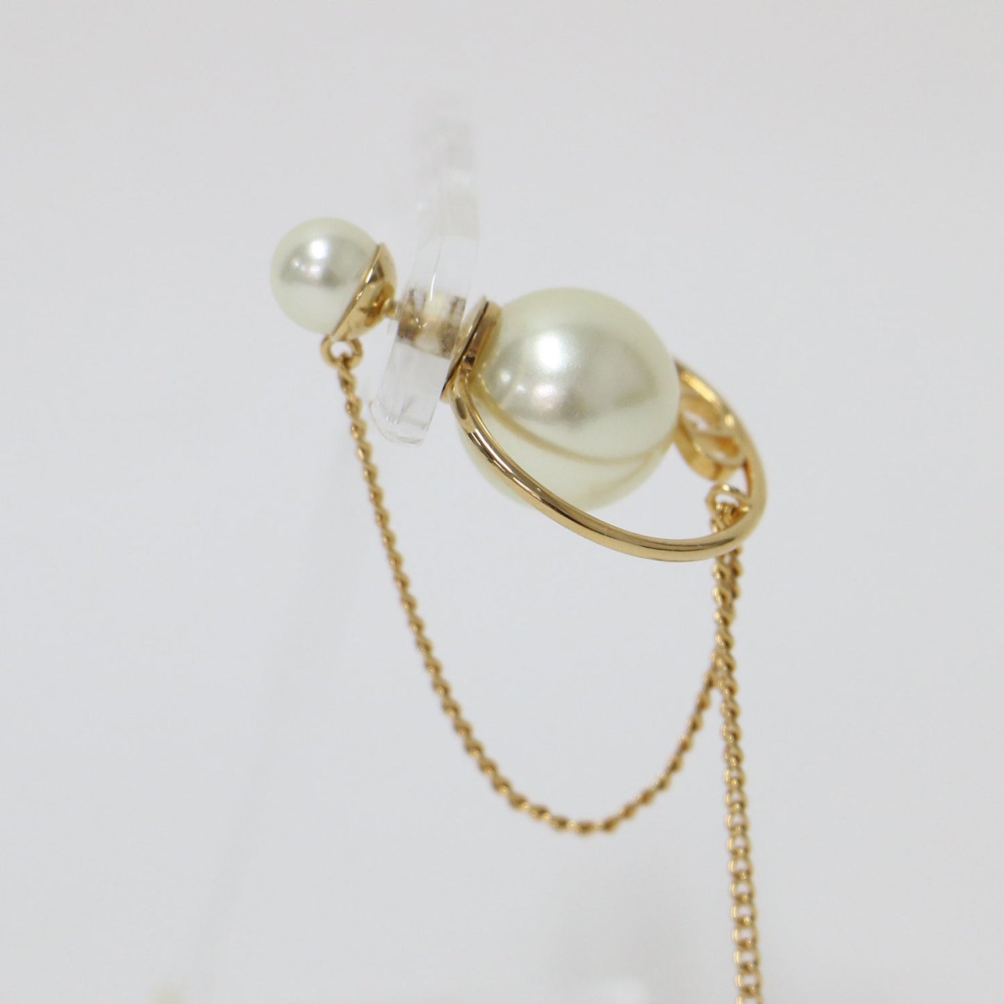 トライバルピアス フェイクパール ピアス / CD ロゴ チェーン 両耳用