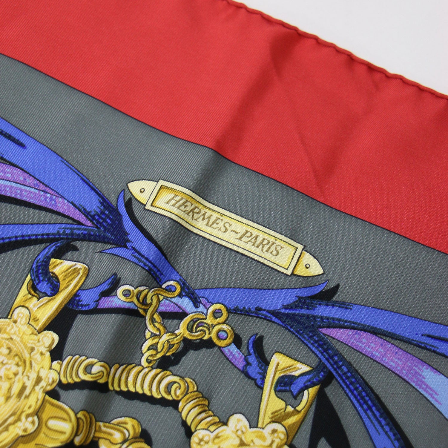 新品 未使用 フェラガモ シルクスカーフ 大判 90×90 黒 ラグジュアリー