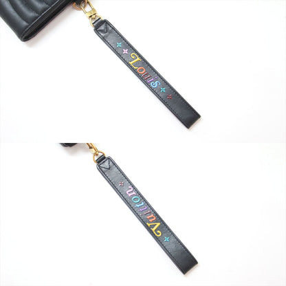 ニューウェーブ ロング ウォレット M63298 / 二つ折り 長財布 ストラップ ロゴ キルティング レザー