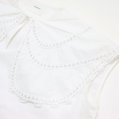 ループ 刺繍 セーラー ブラウス / shirocon ノースリーブ ビックカラー ラウンド スクエア スリット
