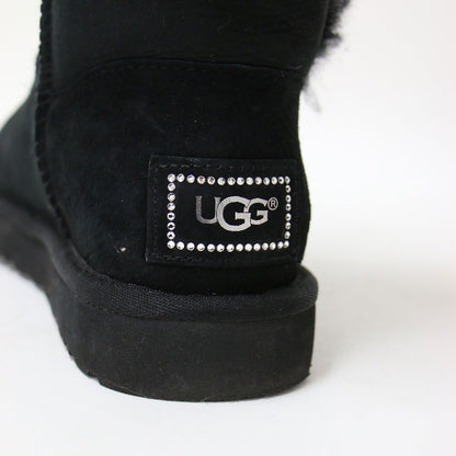 UGG (アグ) ベイリーボタン ブリング ショート ムートンブーツ 