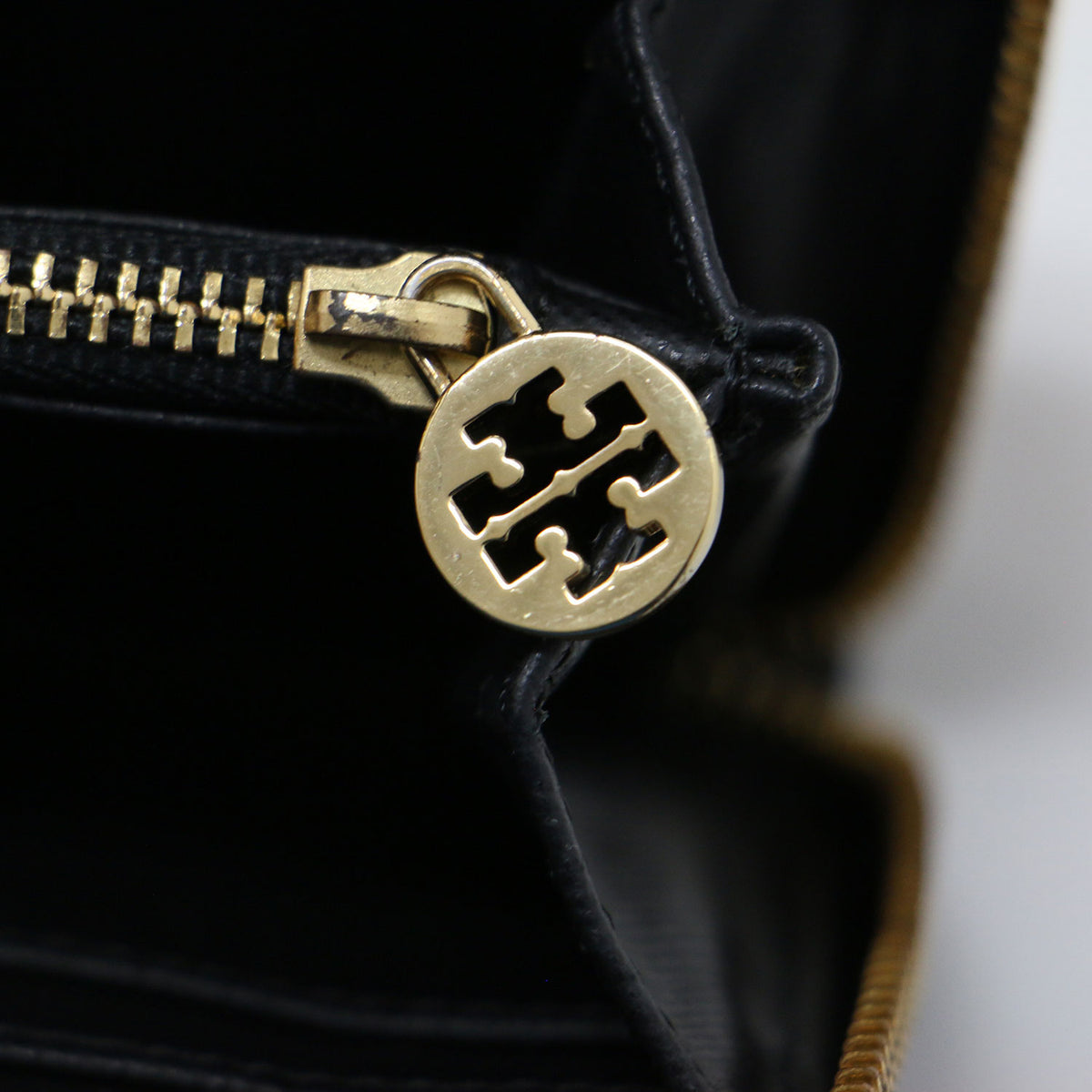 TORY BURCH (トリーバーチ) レオパード ラウンドジップ ロング 