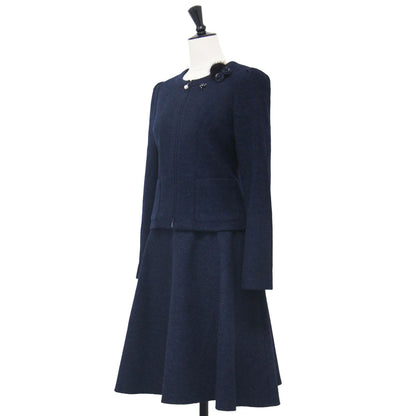 ツイード セットアップ / コサージュ付き ノーカラー ジャケット フレア ミニ スカート