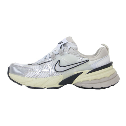 ローカット スニーカー V2K RUN FD0736-100 / メッシュ レースアップ チャンキーソール
