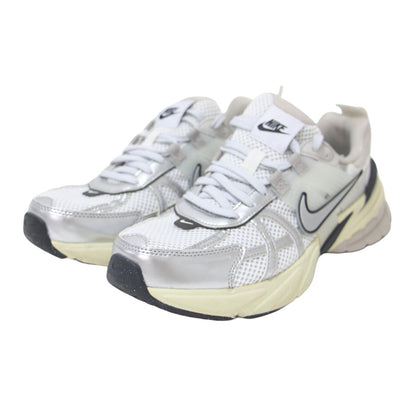 ローカット スニーカー V2K RUN FD0736-100 / メッシュ レースアップ チャンキーソール