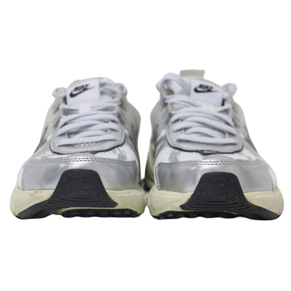ローカット スニーカー V2K RUN FD0736-100 / メッシュ レースアップ チャンキーソール