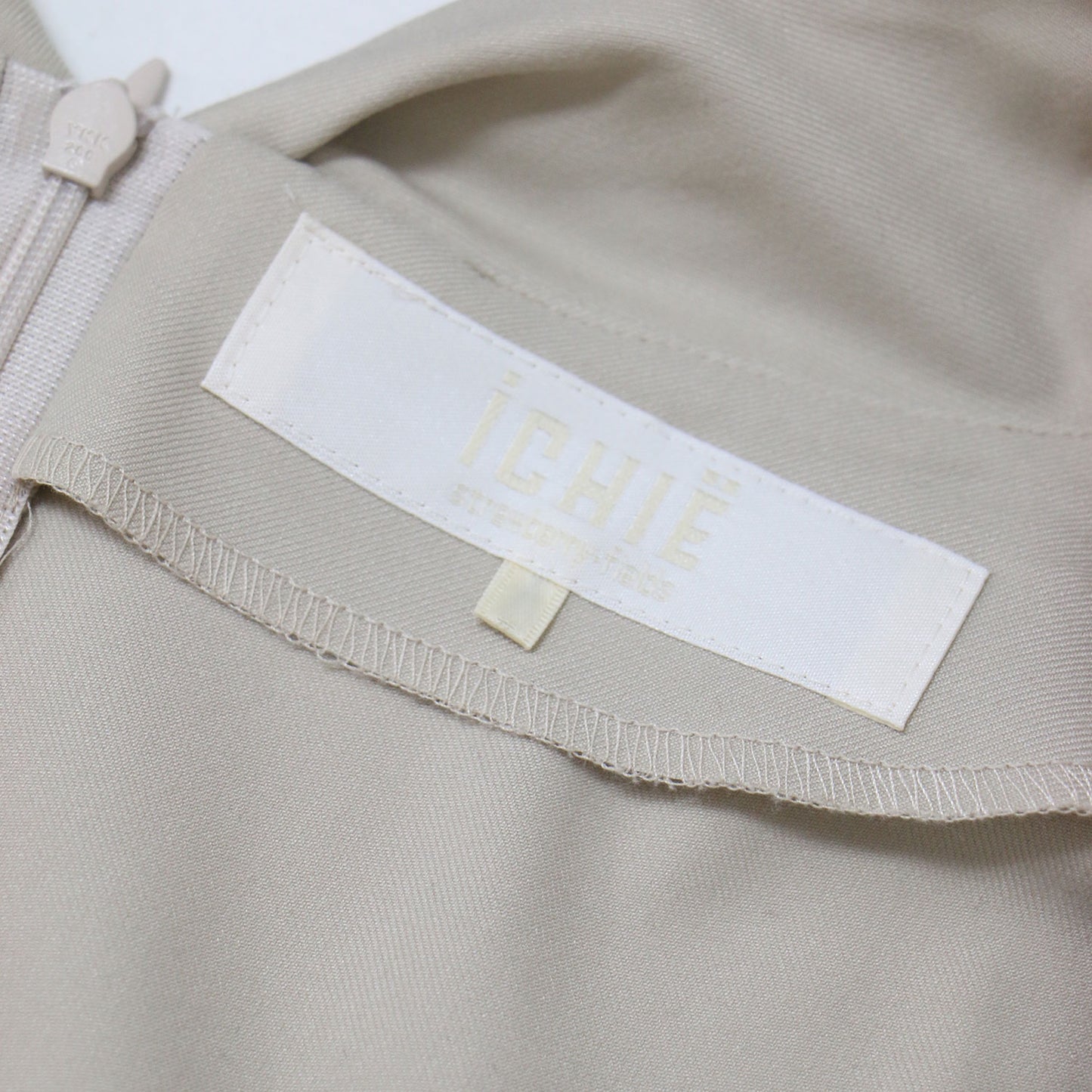 ICHIE カシュクール Vネック ワンピース / ロング丈 長袖 ストレッチ ベルト付き