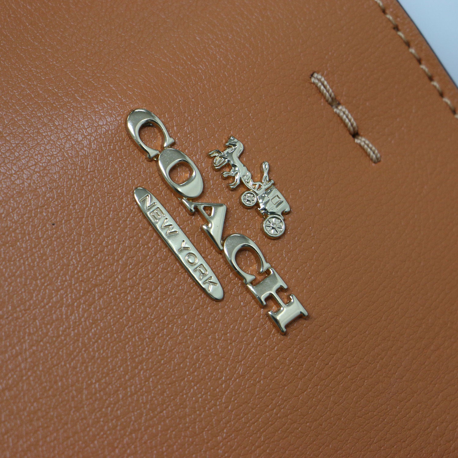 COACH (コーチ) ミニアベニュー キャリーオール レザー トートバッグ