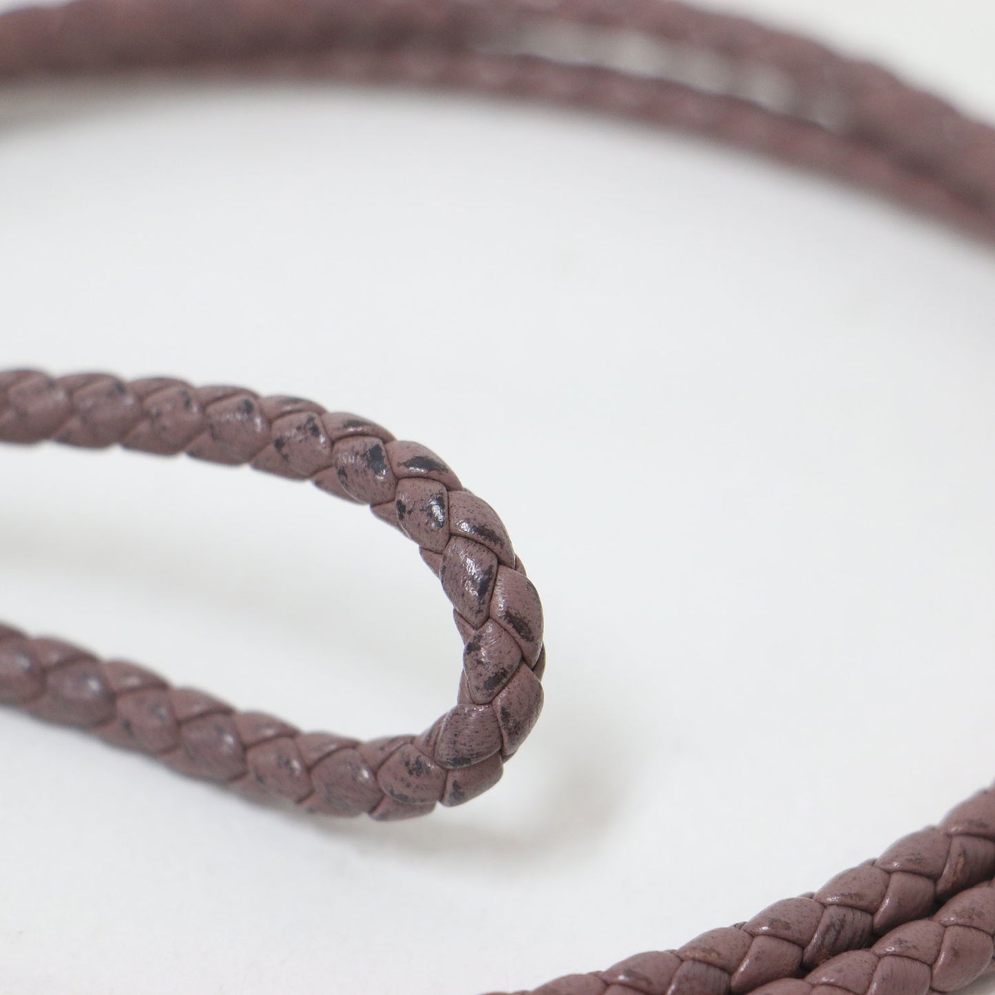 イントレチャート ロング ストラップ / ネックストラップ 編み込み レザー キーリング