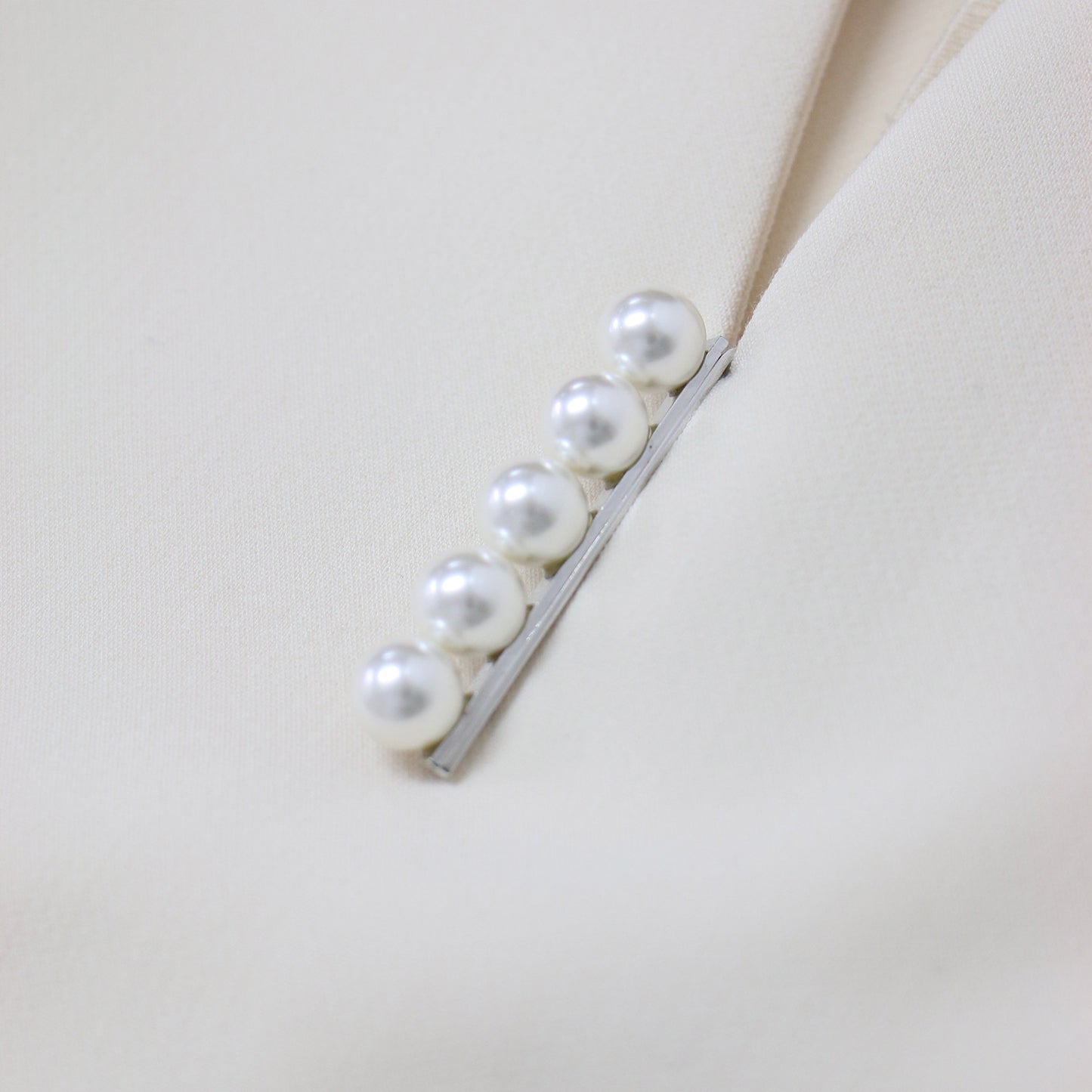 24春夏 フェイクパール ペプラム ブラウス セットアップ / テーパードパンツ 長袖 キーネック ウエストゴム