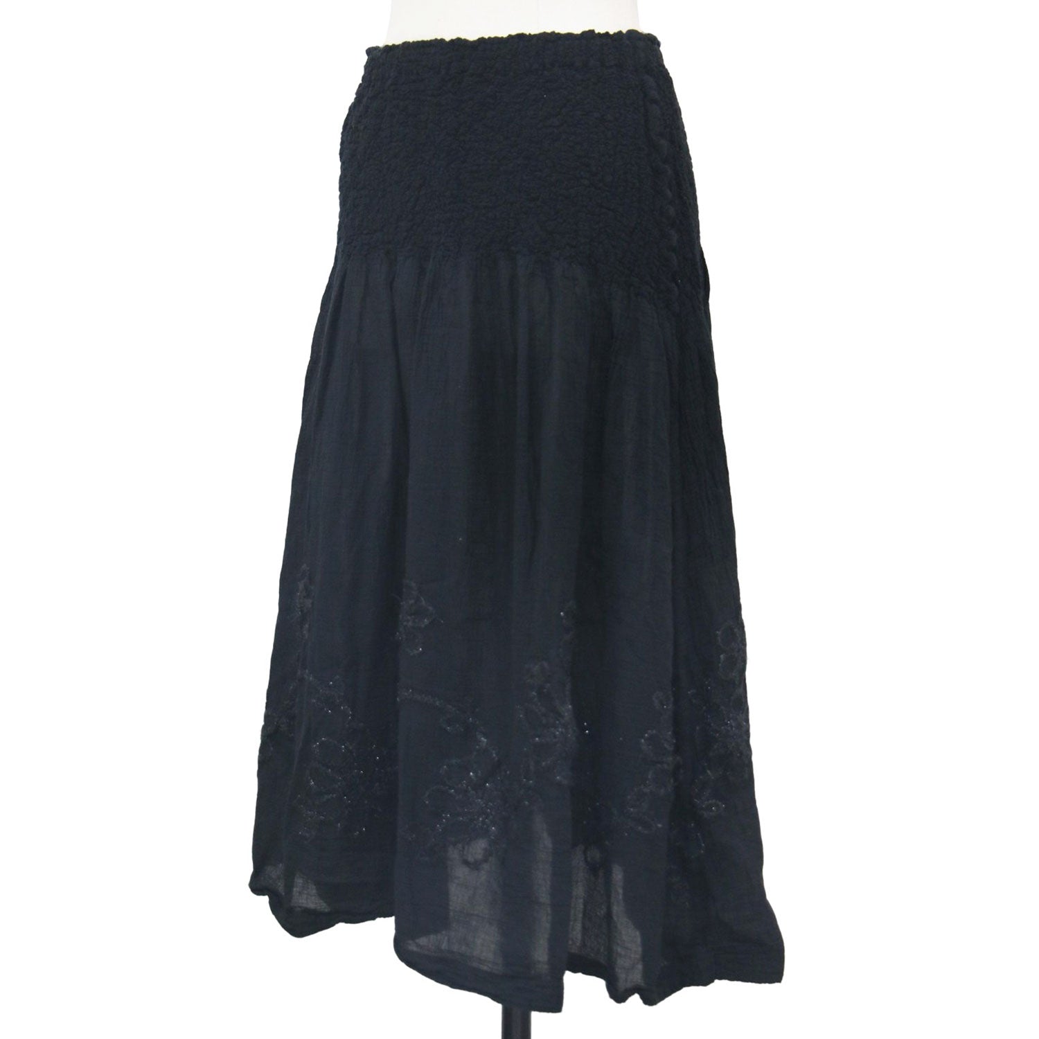 ISSEY MIYAKE ブラックの花柄プリーツスカート me ISSEY MIYAKE (ミー  