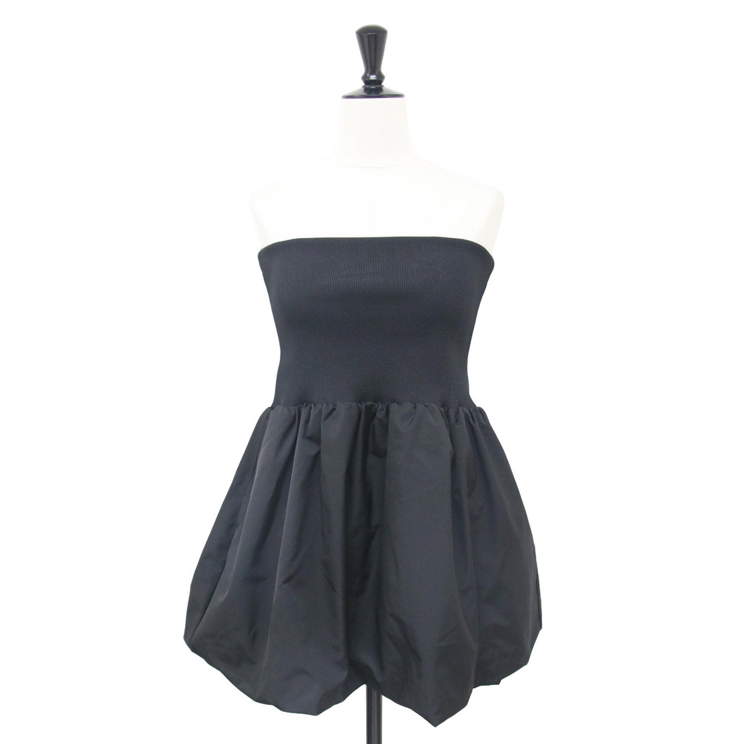 【美品】AMOMENTOナイロンシャーリングミニスカート/ベアトップ AMOMENTO (アモーメント) 24秋冬 ナイロン シャーリング ミニ スカート