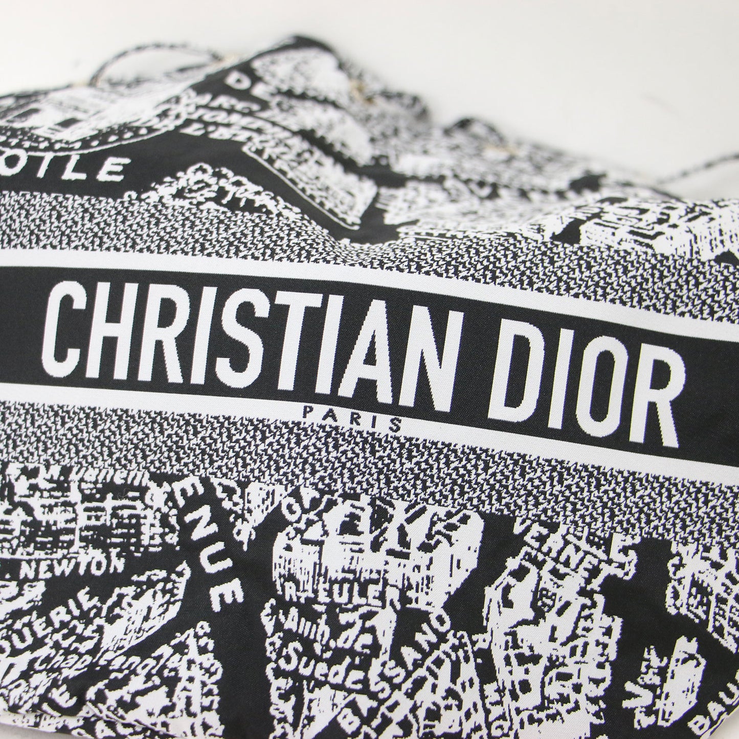 プラン ドゥ パリ トラベル ポーチ / 巾着型 ストラップ付 ロゴ ジャガード