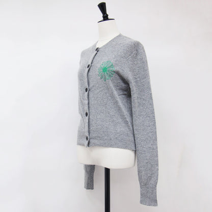 カシミヤ ブレンド ラウンドネック カーディガン / CASHMERE BLENDED CARDIGAN ROUND NECK ニット 長袖 FLOWER MARDI フラワー 刺繍