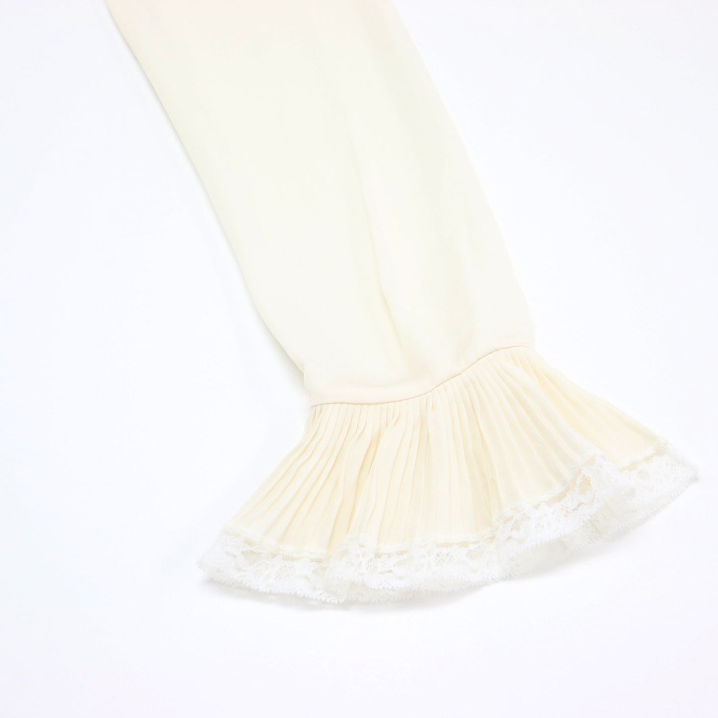 シルク レース付き ボウタイ ブラウス / シャツ スタンドカラー 長袖 ベルスリーブ プリーツ