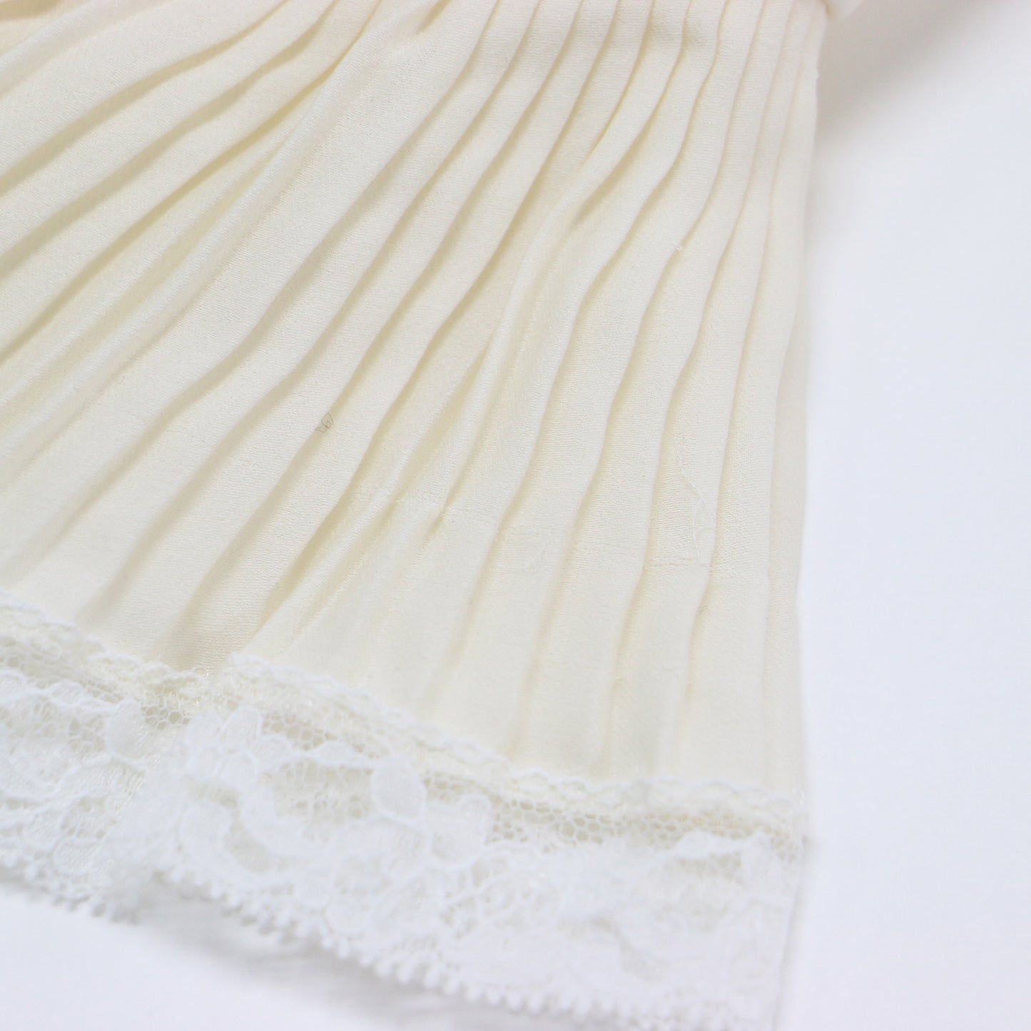 シルク レース付き ボウタイ ブラウス / シャツ スタンドカラー 長袖 ベルスリーブ プリーツ