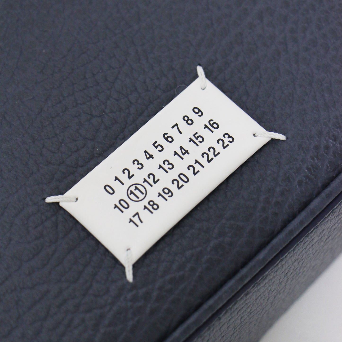 24春夏 チェーン ショルダーバッグ SB1WG0046 P4348 / 5AC TOTE HORIZONTAL 2WAY ハンドバッグ 巾着 カレンダータグ ナンバリングタグ レザー 牛革
