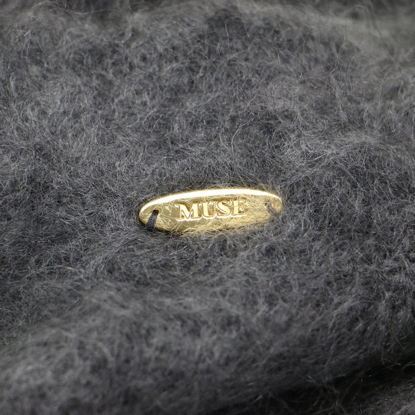 24秋冬 クルーネック カーディガン / PORTMIX ニット 長袖 ボタンレス ブランドロゴ メタルプレート ファー モヘヤ