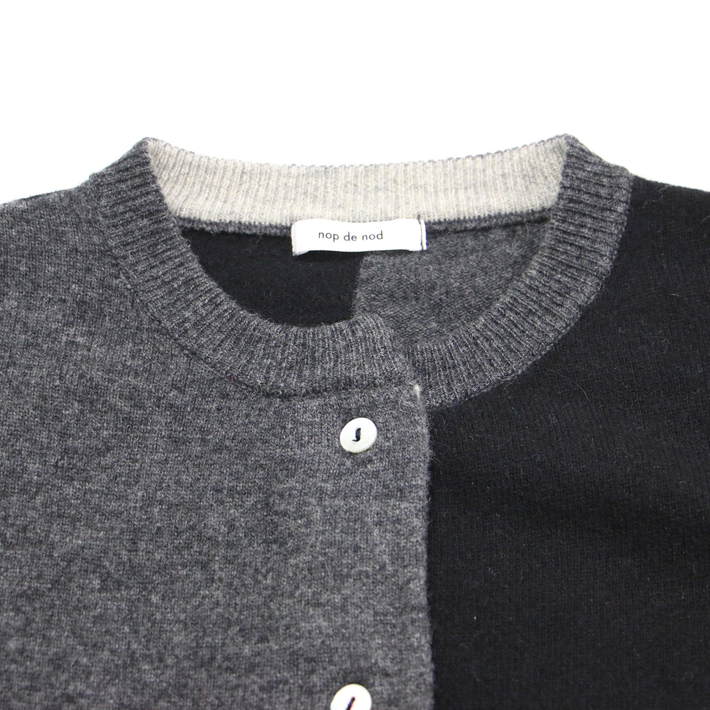 24秋冬 misc エキストラファインメリノ クルー ワイド カーディガン / ニット 長袖 バイカラー アシンメトリー ウール