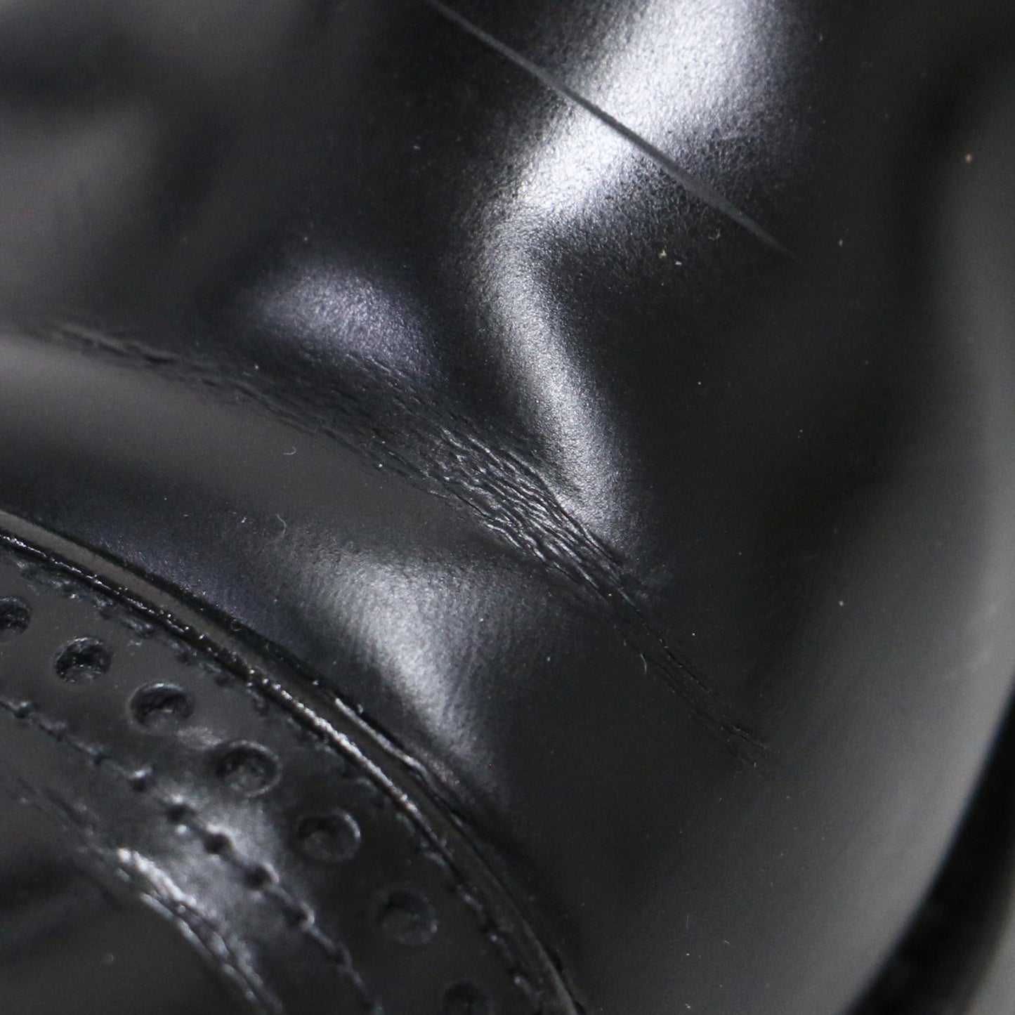 サイドゴア ショート ブーツ / ALLY メダリオン レザー 本革