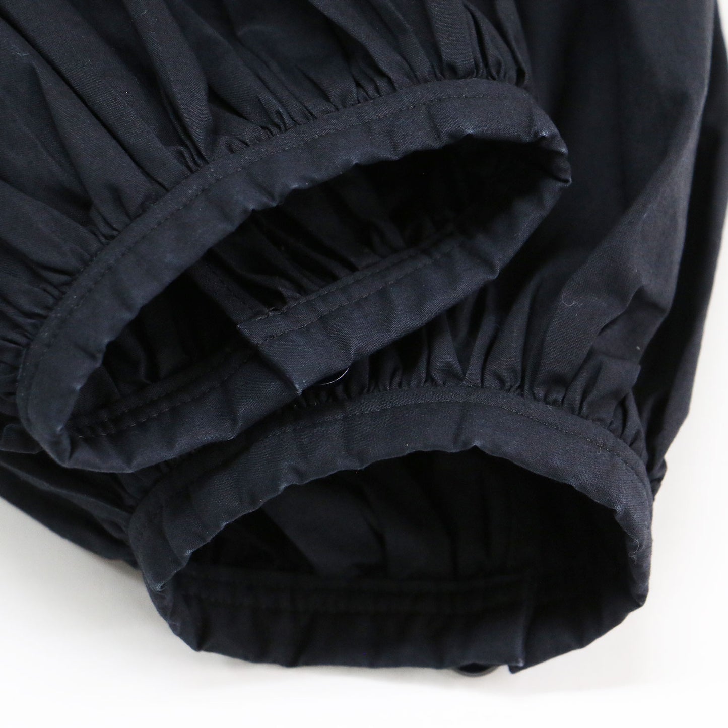 コットン ギャザースリーブ ブラウス / プルオーバー クルーネック 長袖 ボリュームスリーブ タック