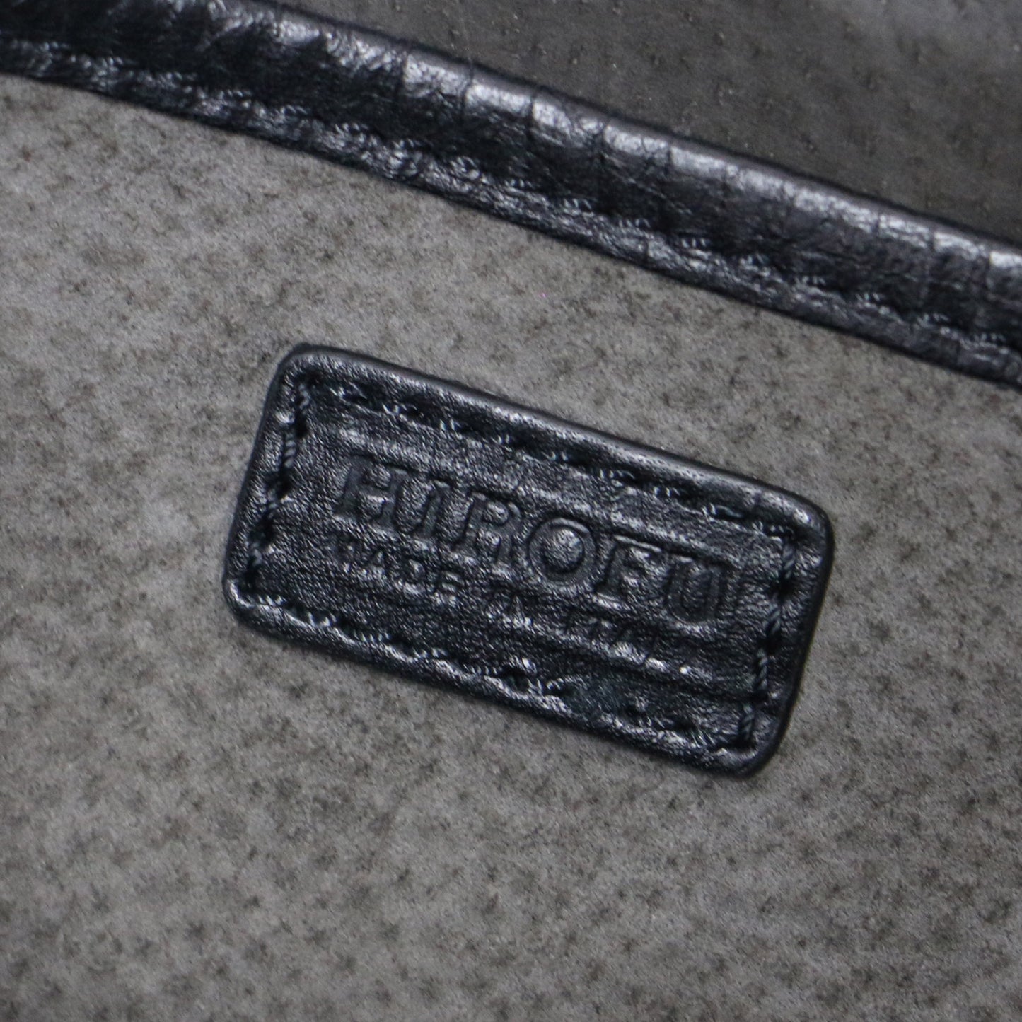 ピアーチェ レザー ハンドバッグ / ショルダーバッグ 2WAY ロゴ シュリンク シボ 本革 牛革