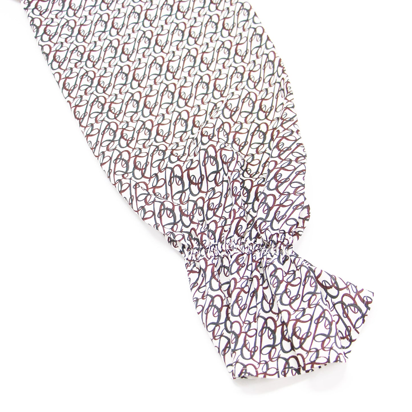 24秋冬 BBカリグラフィプリント タックネック ブラウス / 11014401035 / プルオーバー 長袖 キャンディースリーブ ギャザー