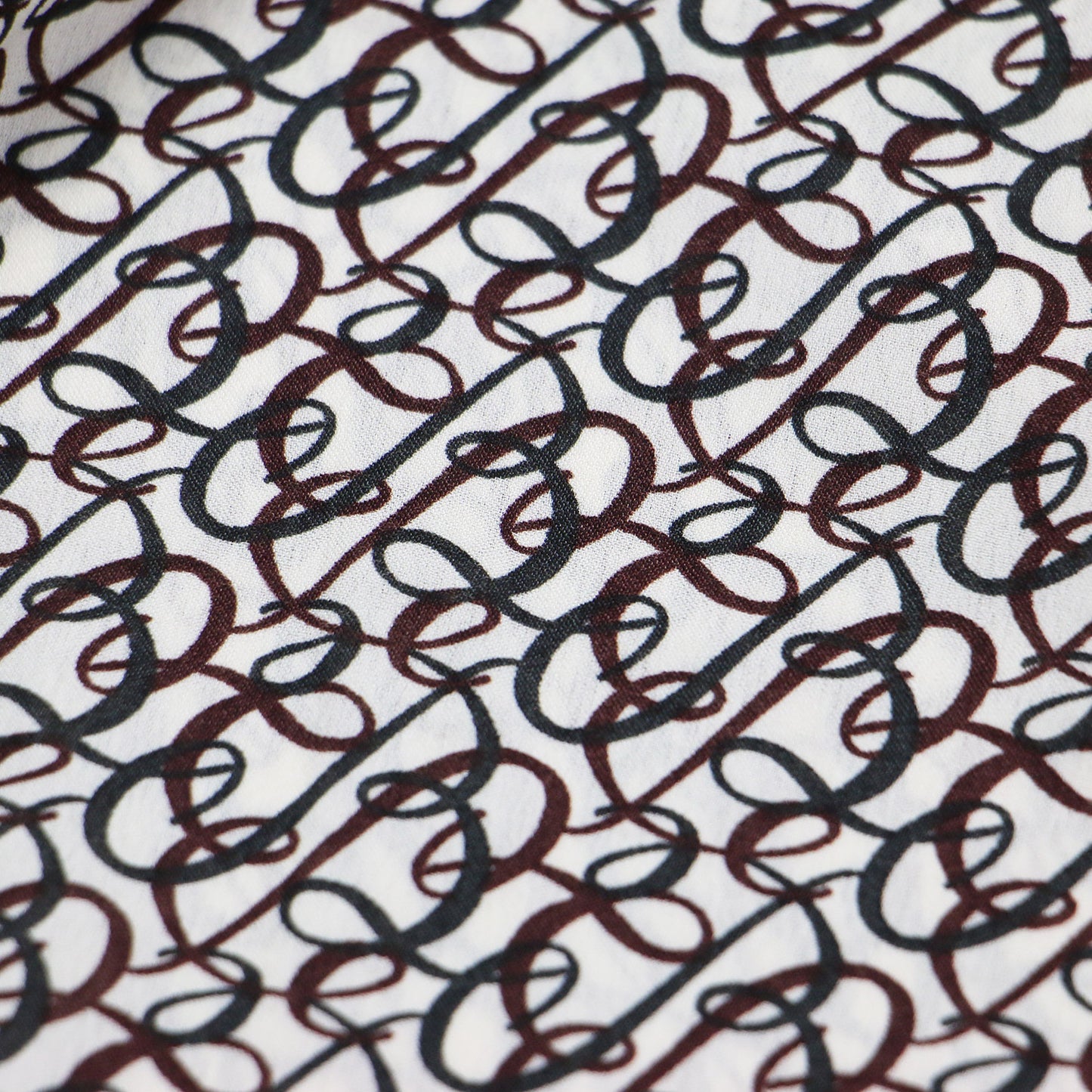 24秋冬 BBカリグラフィプリント タックネック ブラウス / 11014401035 / プルオーバー 長袖 キャンディースリーブ ギャザー