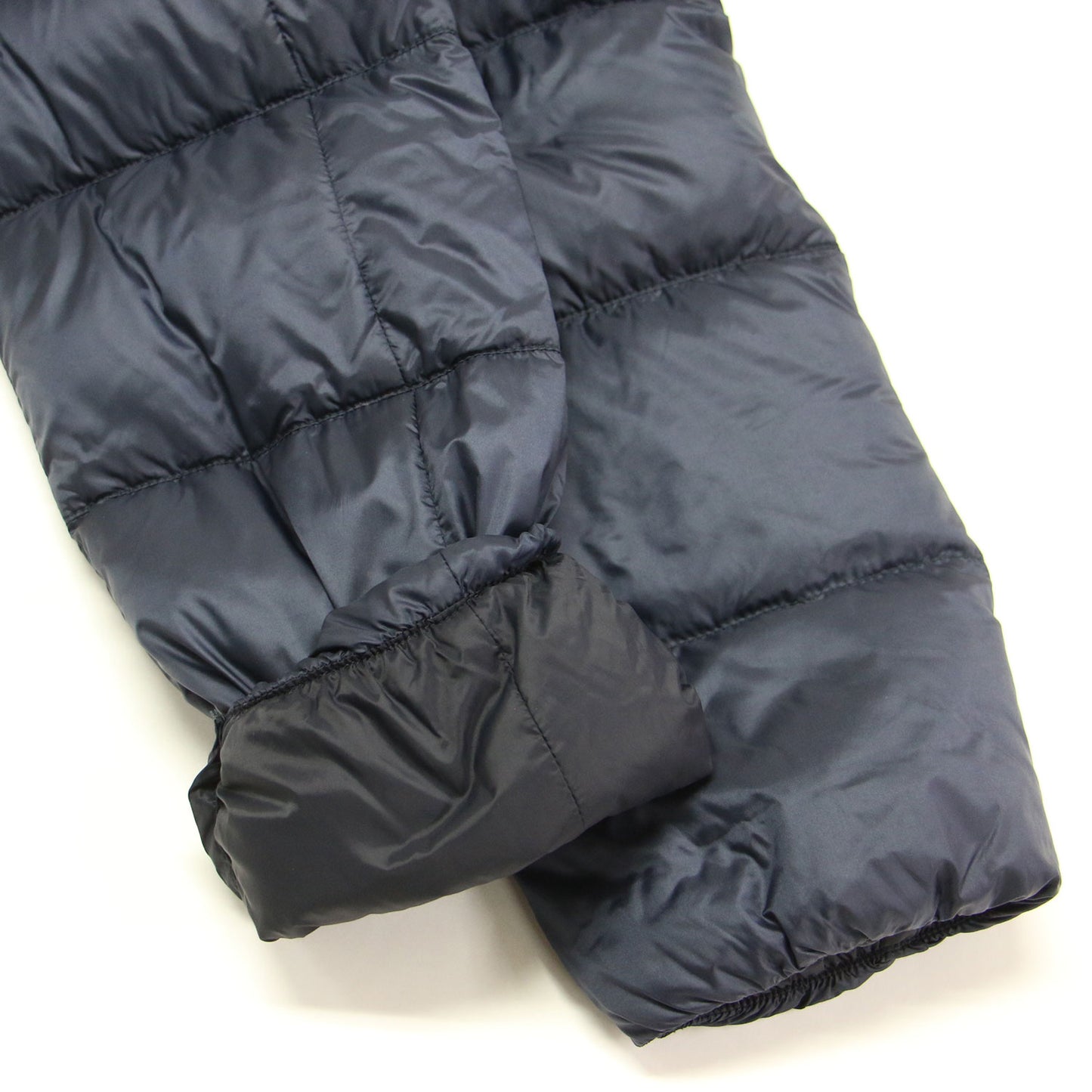 23秋冬 マラデータ ノーカラー ダウン コート / MALADETA2 長袖 チュニック丈 ロゴ ワッペン スナップボタン