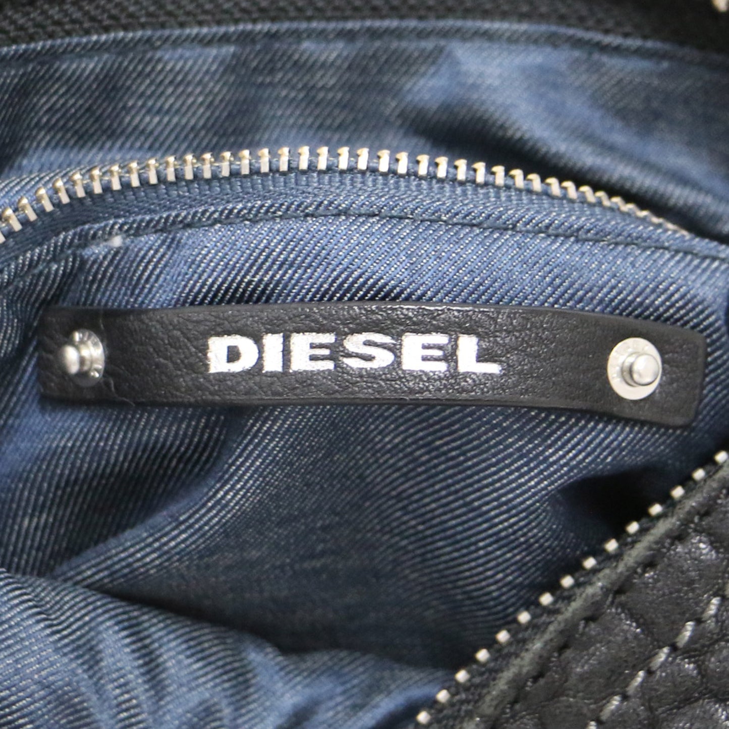 レザー チェーン ショルダーバッグ / LE-BHONNY ジップデザイン ロゴ クロスボディ